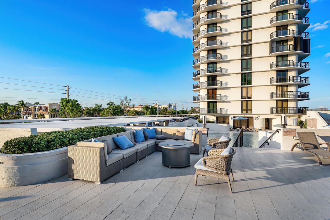 Active With Contract: $2,450,000 (2 beds, 2 baths, 1526 Square Feet)