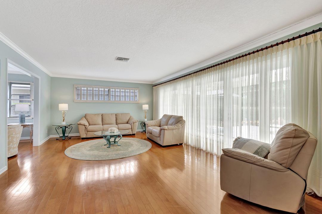 For Sale: $3,870,000 (4 beds, 3 baths, 3662 Square Feet)