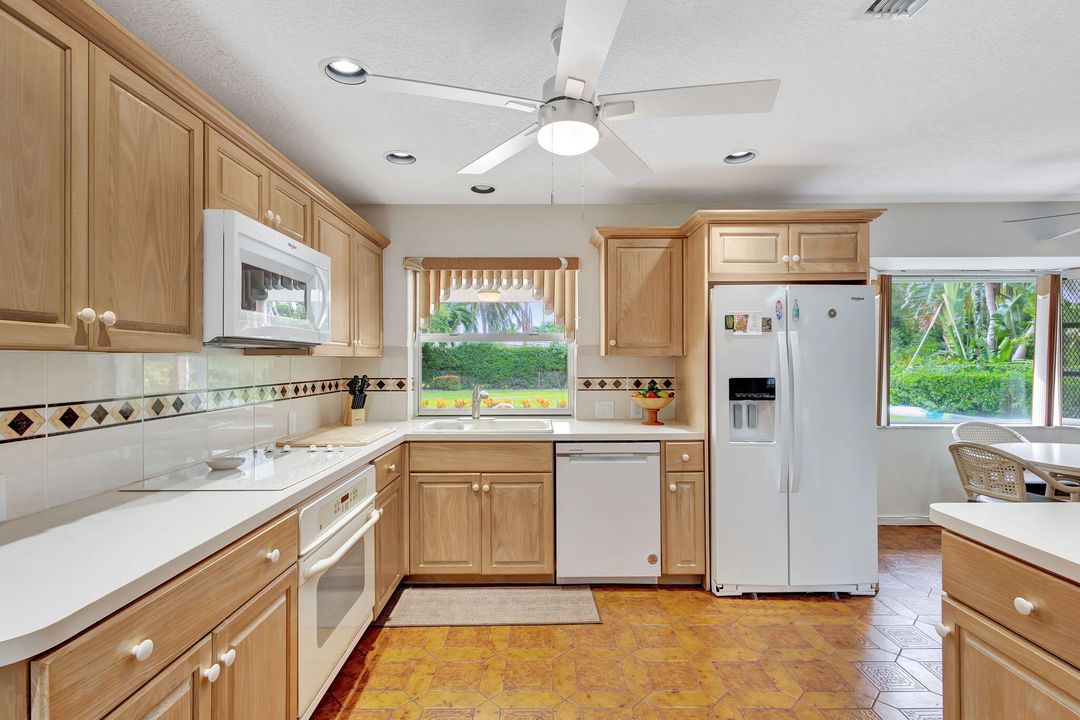 For Sale: $3,870,000 (4 beds, 3 baths, 3662 Square Feet)