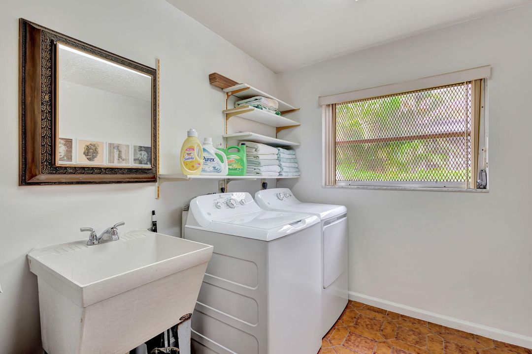 For Sale: $3,870,000 (4 beds, 3 baths, 3662 Square Feet)