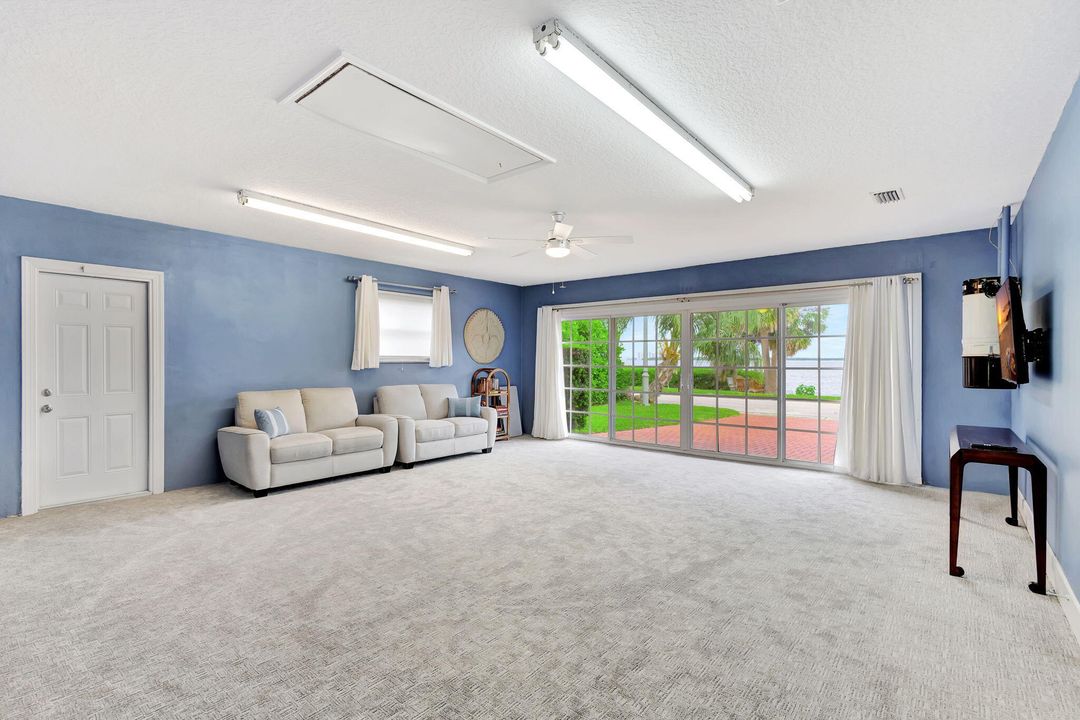 For Sale: $3,870,000 (4 beds, 3 baths, 3662 Square Feet)