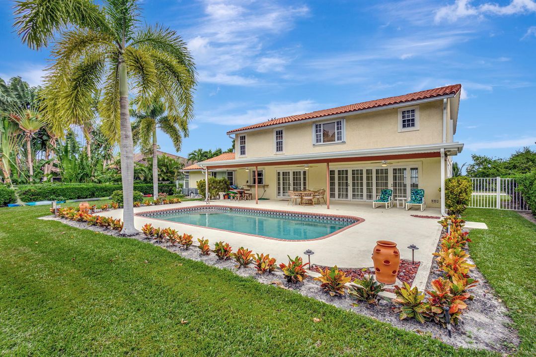 For Sale: $3,870,000 (4 beds, 3 baths, 3662 Square Feet)