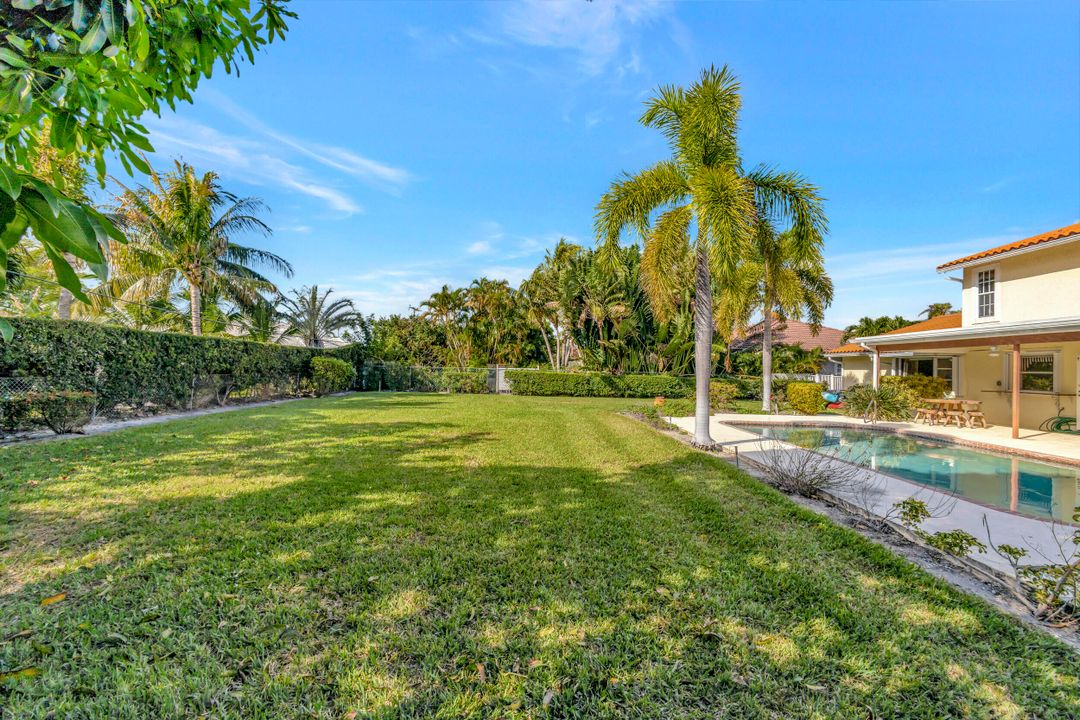 For Sale: $3,870,000 (4 beds, 3 baths, 3662 Square Feet)