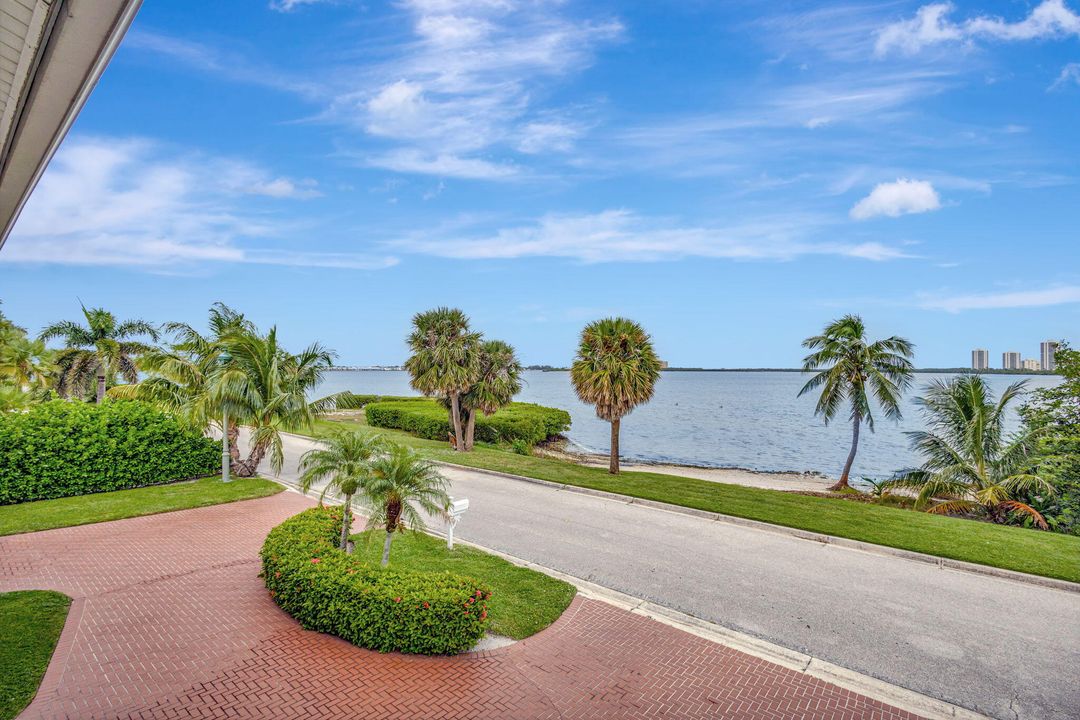 For Sale: $3,870,000 (4 beds, 3 baths, 3662 Square Feet)