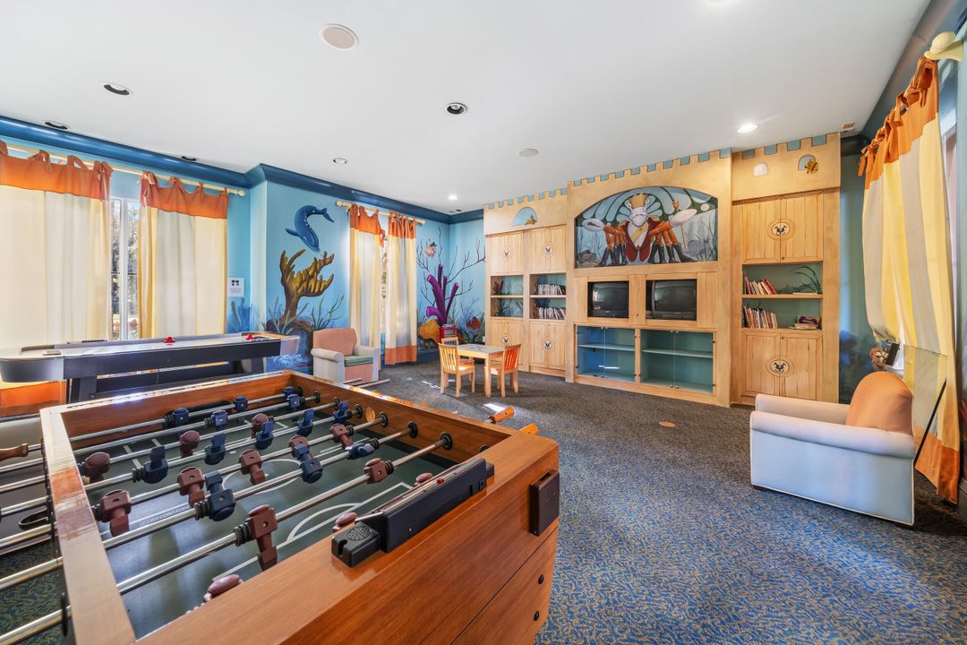 For Sale: $185,000 (1 beds, 1 baths, 760 Square Feet)