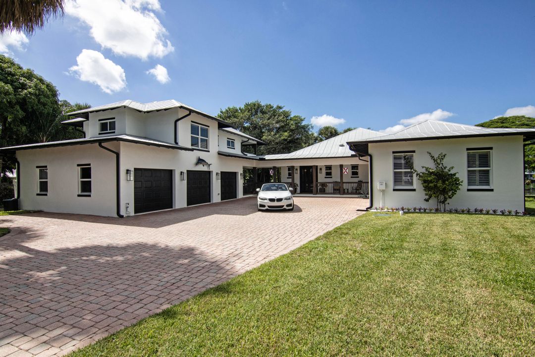 Recently Sold: $3,199,000 (4 beds, 4 baths, 3469 Square Feet)