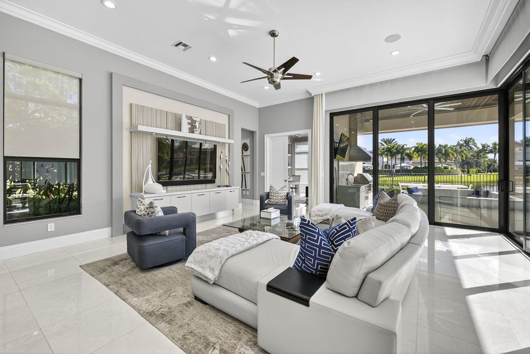 На продажу: $2,995,000 (4 спален, 5 ванн, 4638 Квадратных фут)