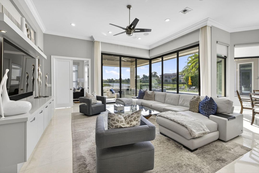 На продажу: $2,995,000 (4 спален, 5 ванн, 4638 Квадратных фут)