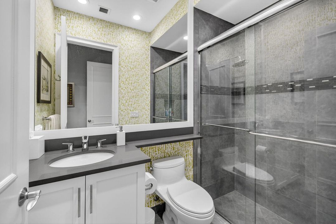 На продажу: $2,995,000 (4 спален, 5 ванн, 4638 Квадратных фут)