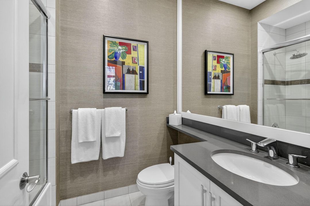 На продажу: $2,995,000 (4 спален, 5 ванн, 4638 Квадратных фут)