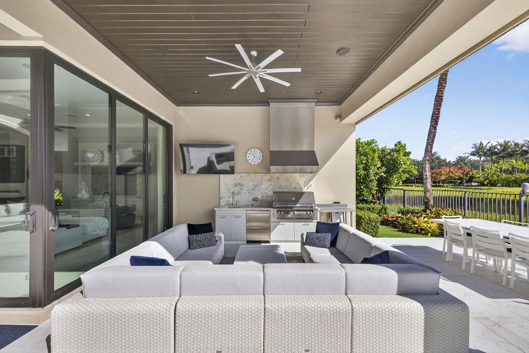 На продажу: $2,995,000 (4 спален, 5 ванн, 4638 Квадратных фут)