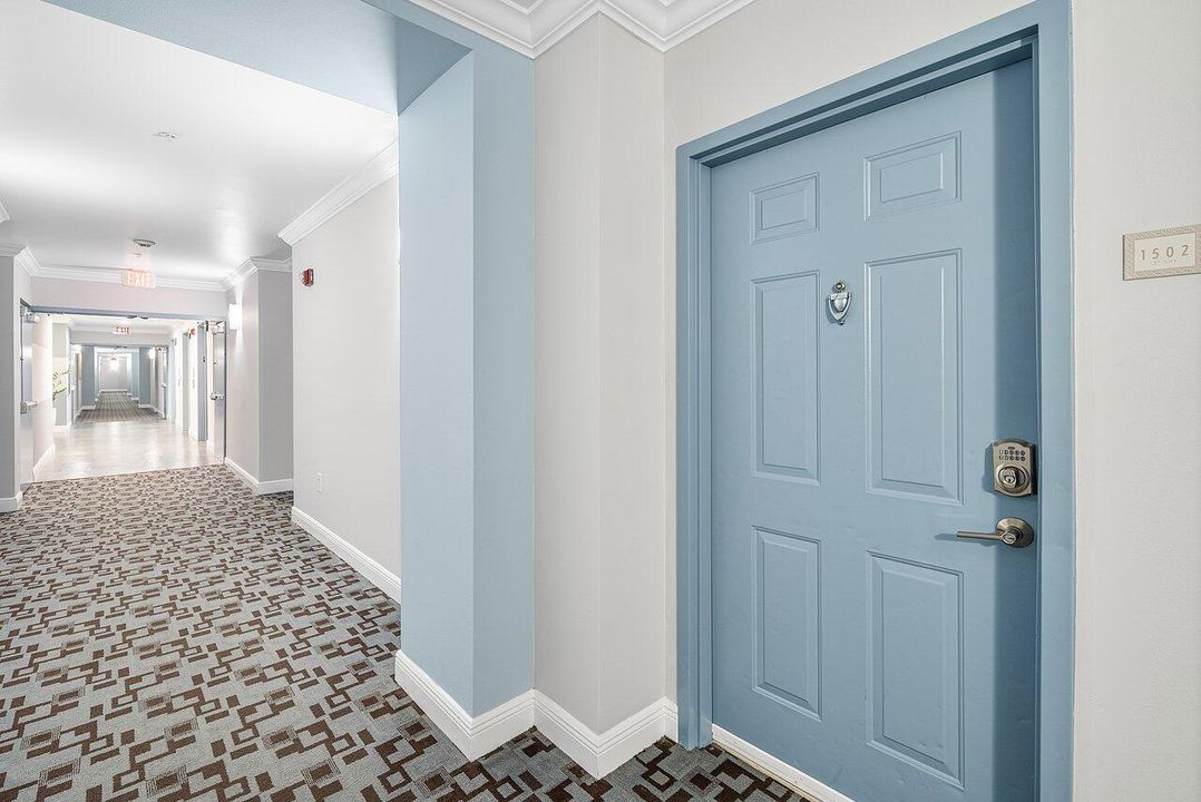 For Sale: $1,500,000 (2 beds, 2 baths, 998 Square Feet)