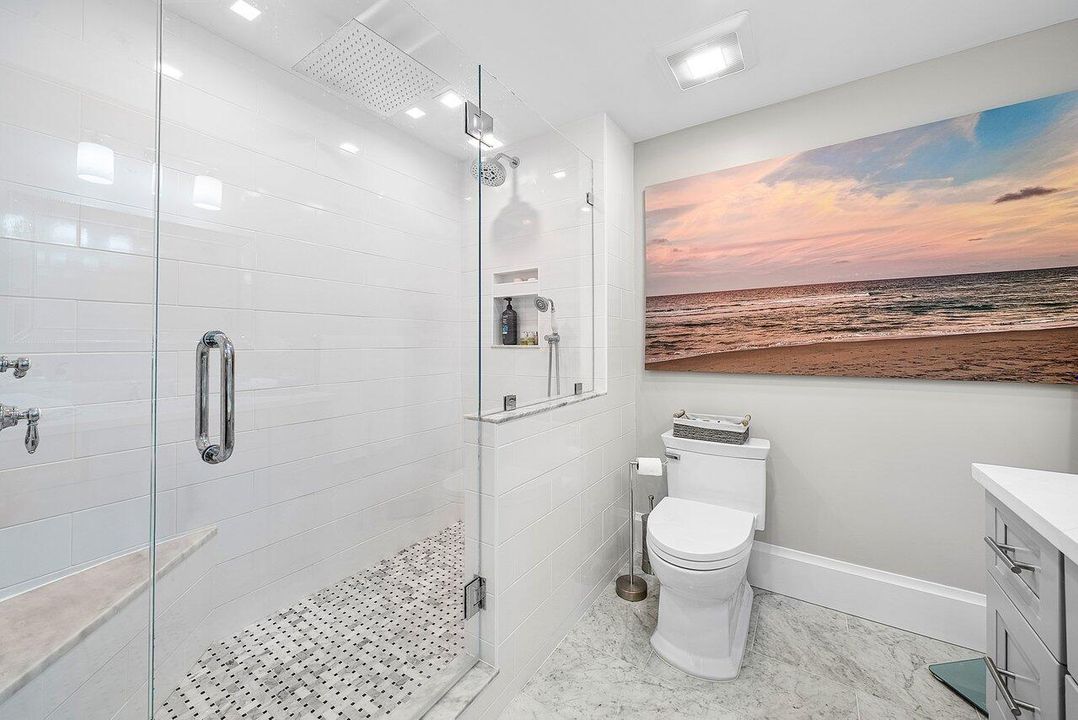 For Sale: $1,500,000 (2 beds, 2 baths, 998 Square Feet)