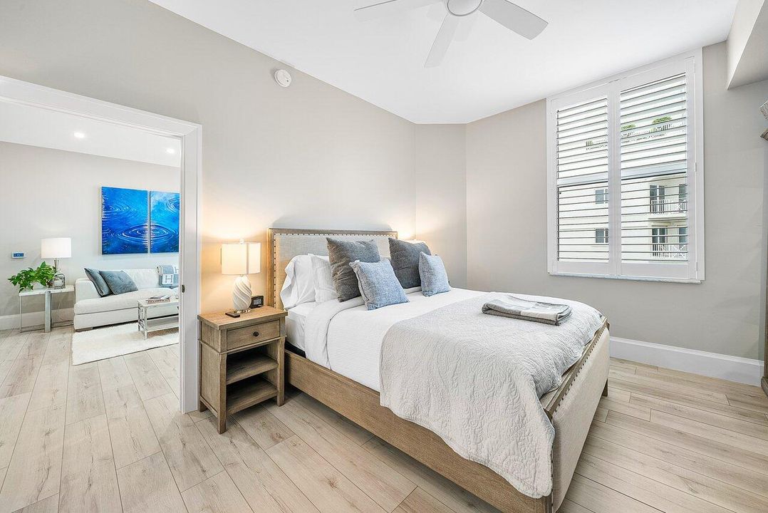 For Sale: $1,500,000 (2 beds, 2 baths, 998 Square Feet)