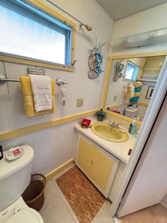 На продажу: $110,000 (2 спален, 2 ванн, 1150 Квадратных фут)