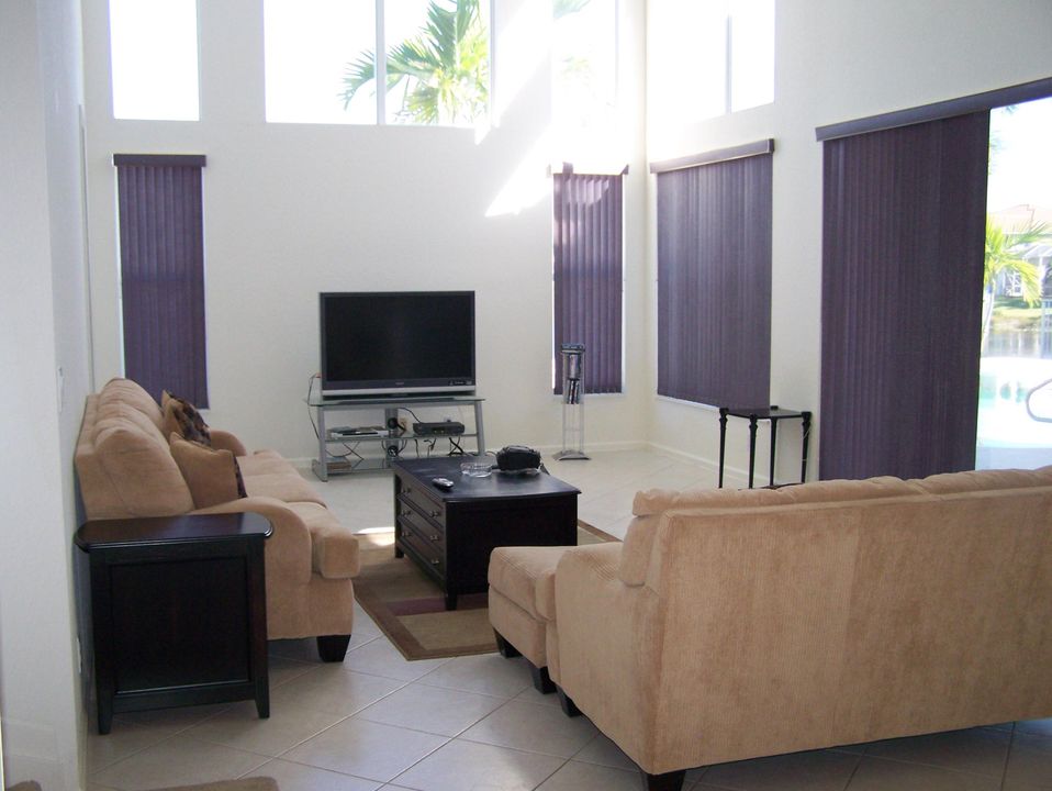 En Renta: $8,000 (5 camas, 4 baños, 3668 Pies cuadrados)