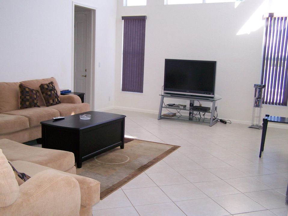 En Renta: $8,000 (5 camas, 4 baños, 3668 Pies cuadrados)