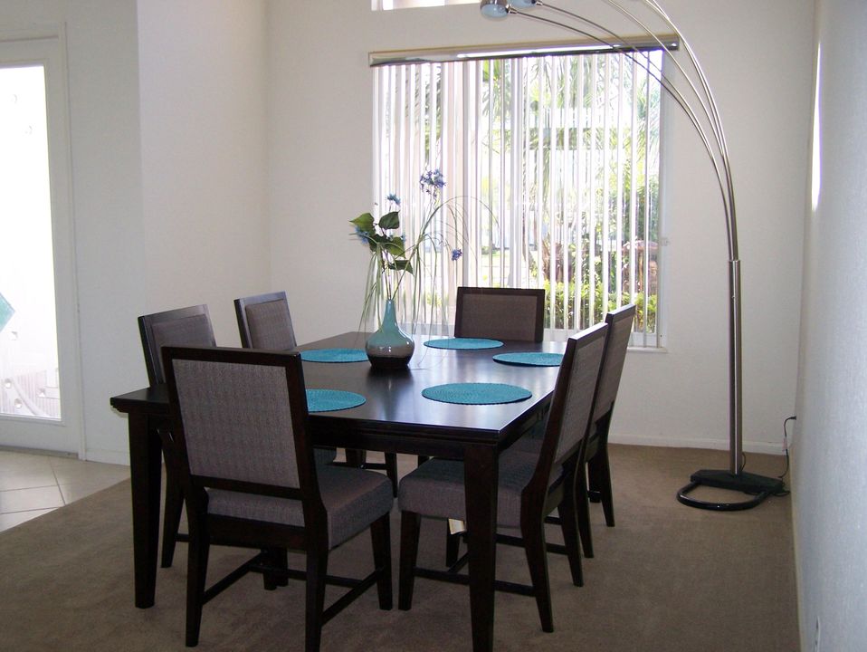 En Renta: $8,000 (5 camas, 4 baños, 3668 Pies cuadrados)