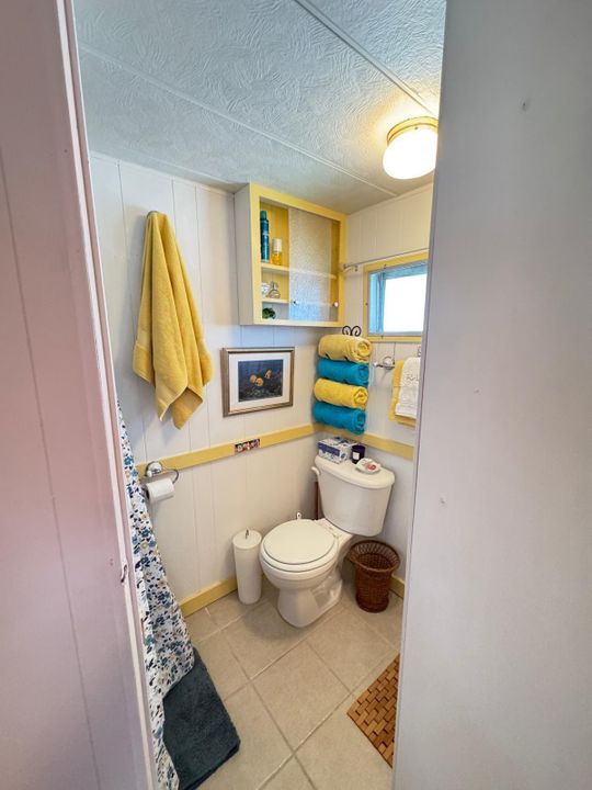 На продажу: $110,000 (2 спален, 2 ванн, 1150 Квадратных фут)