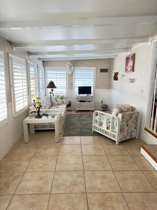 На продажу: $110,000 (2 спален, 2 ванн, 1150 Квадратных фут)