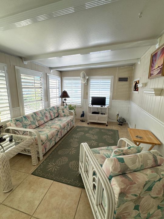 На продажу: $110,000 (2 спален, 2 ванн, 1150 Квадратных фут)