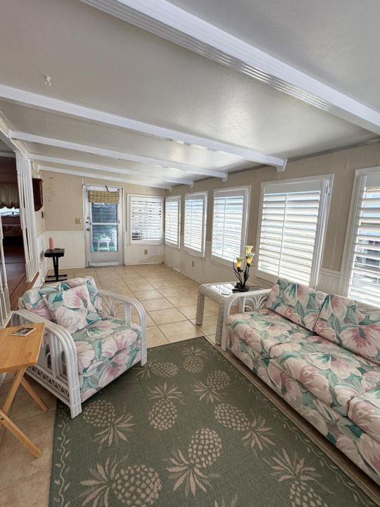 На продажу: $110,000 (2 спален, 2 ванн, 1150 Квадратных фут)