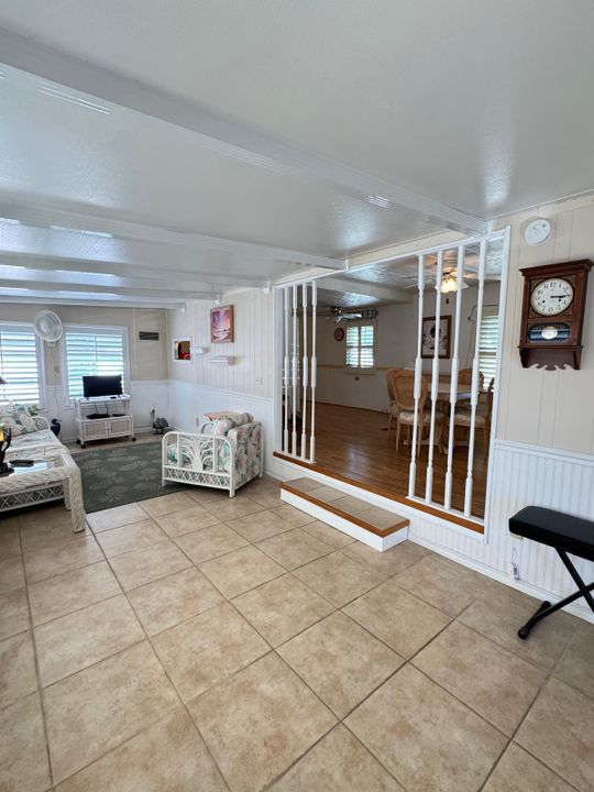 На продажу: $110,000 (2 спален, 2 ванн, 1150 Квадратных фут)