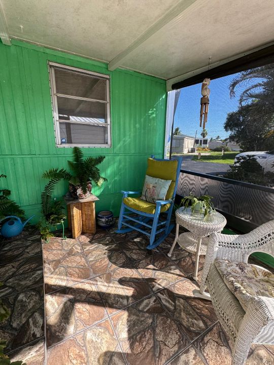 На продажу: $110,000 (2 спален, 2 ванн, 1150 Квадратных фут)