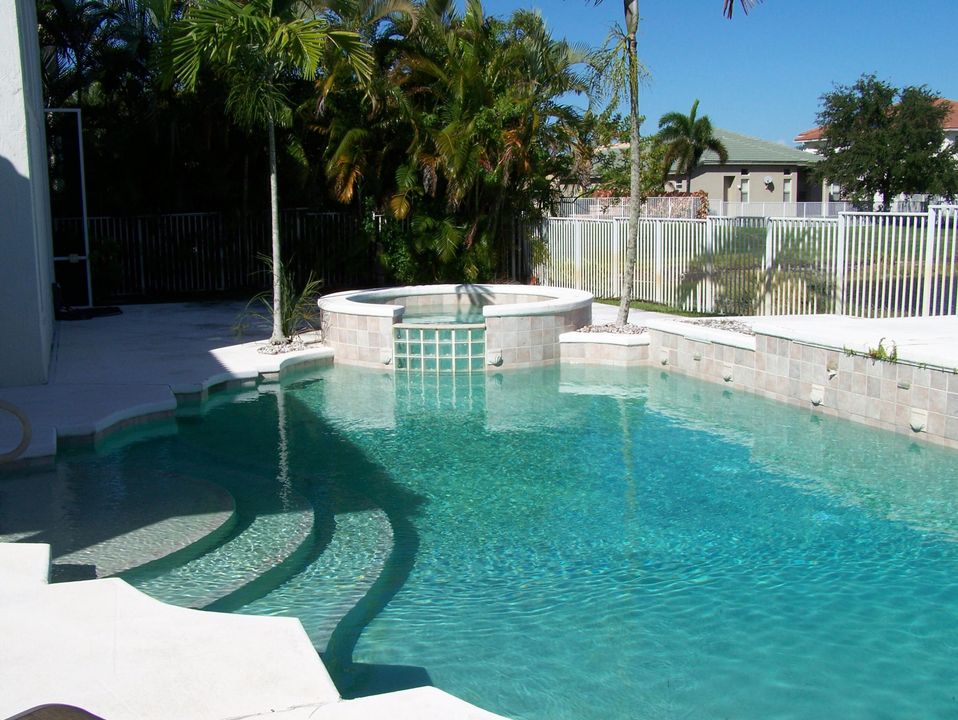 En Renta: $8,000 (5 camas, 4 baños, 3668 Pies cuadrados)