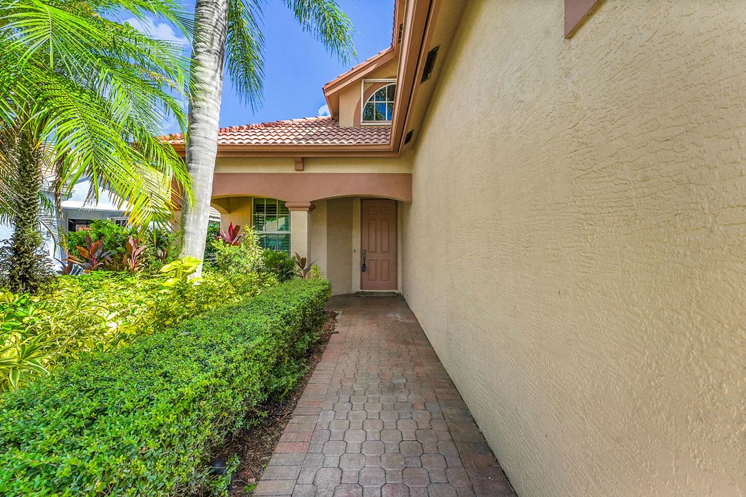 For Sale: $400,000 (3 beds, 2 baths, 2029 Square Feet)