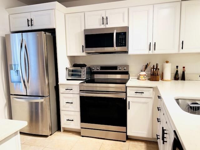 For Rent: $3,950 (2 beds, 2 baths, 1385 Square Feet)