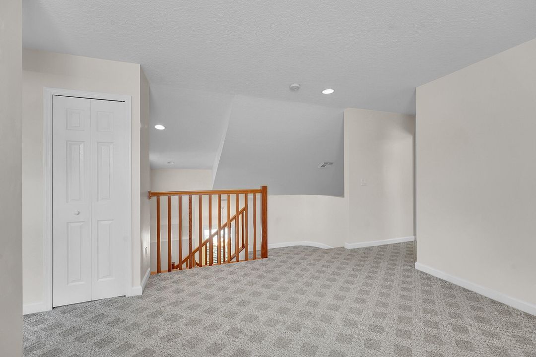 For Sale: $400,000 (3 beds, 2 baths, 2029 Square Feet)