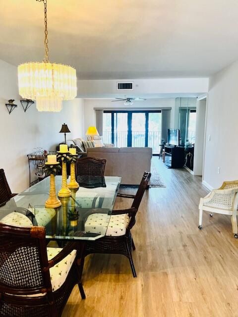 For Rent: $3,950 (2 beds, 2 baths, 1385 Square Feet)