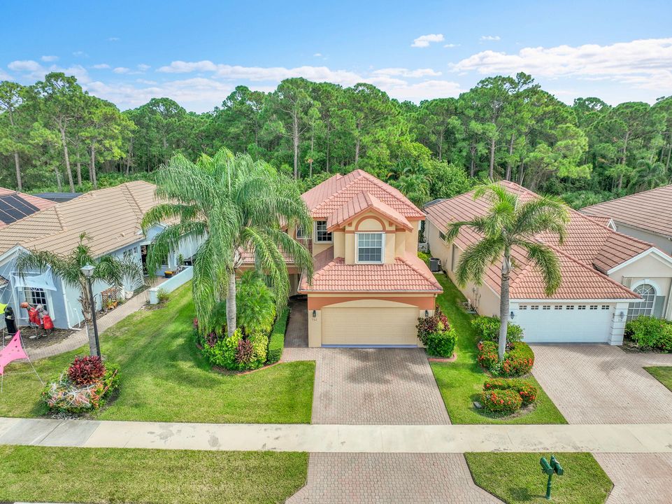 For Sale: $400,000 (3 beds, 2 baths, 2029 Square Feet)