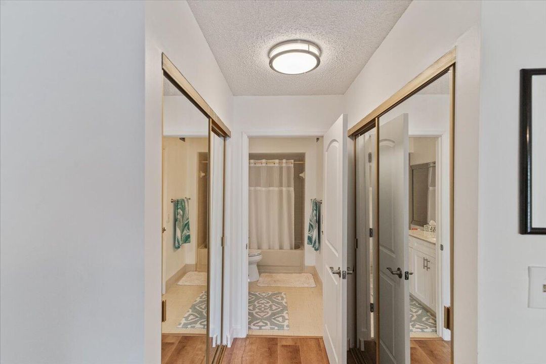 For Sale: $359,500 (2 beds, 2 baths, 1227 Square Feet)