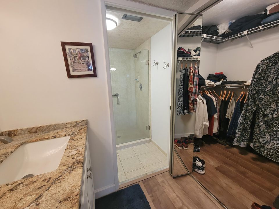For Sale: $359,500 (2 beds, 2 baths, 1227 Square Feet)