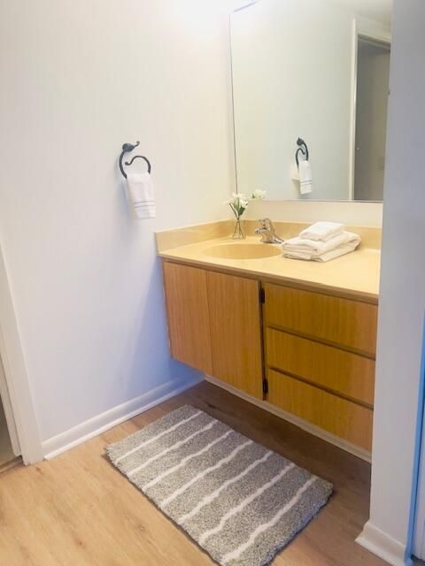 For Rent: $3,950 (2 beds, 2 baths, 1385 Square Feet)