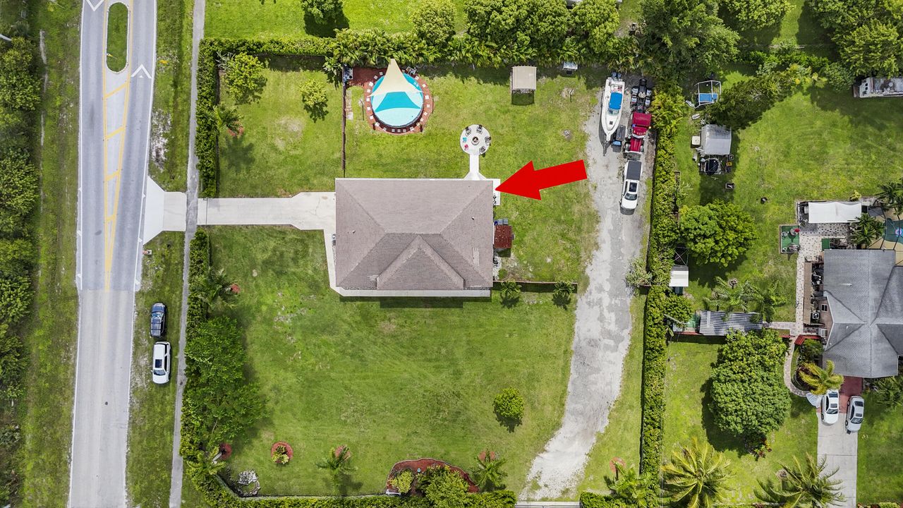 Active With Contract: $712,000 (3 beds, 2 baths, 2322 Square Feet)