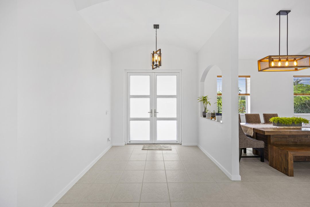 Active With Contract: $712,000 (3 beds, 2 baths, 2322 Square Feet)