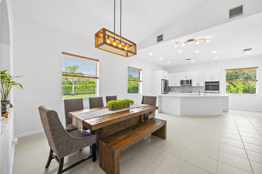 Active With Contract: $712,000 (3 beds, 2 baths, 2322 Square Feet)