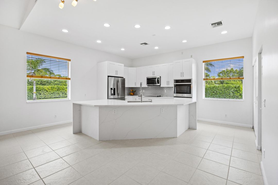 Active With Contract: $712,000 (3 beds, 2 baths, 2322 Square Feet)