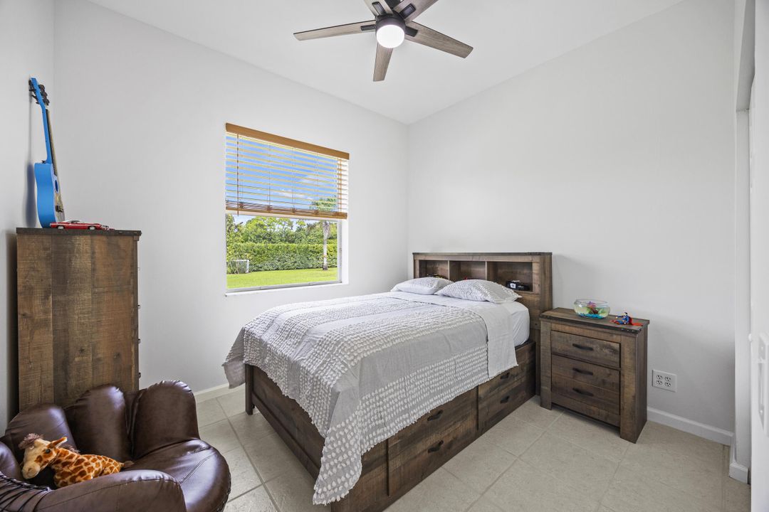 Active With Contract: $712,000 (3 beds, 2 baths, 2322 Square Feet)