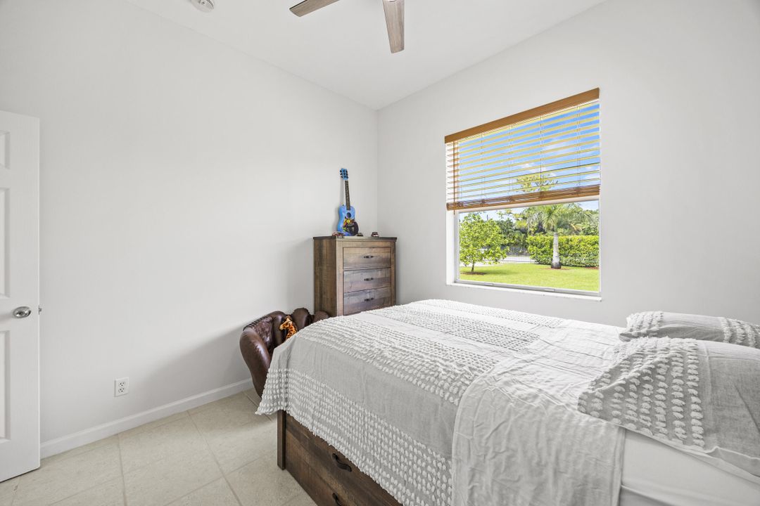 Active With Contract: $712,000 (3 beds, 2 baths, 2322 Square Feet)