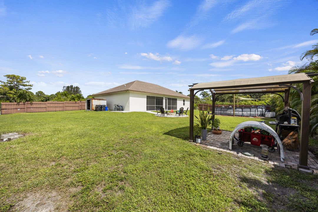 Active With Contract: $712,000 (3 beds, 2 baths, 2322 Square Feet)