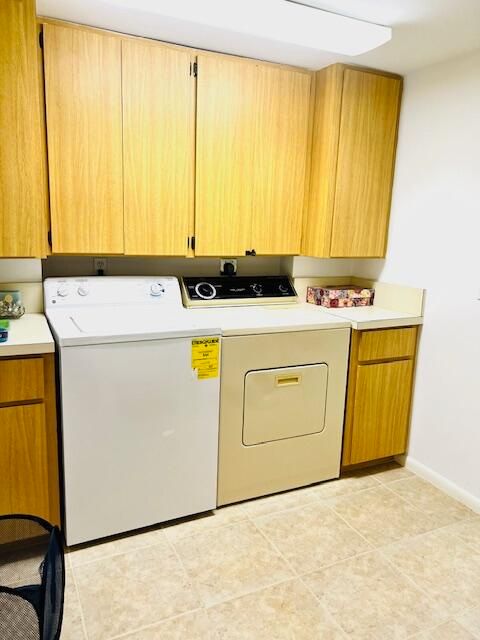 For Rent: $3,950 (2 beds, 2 baths, 1385 Square Feet)