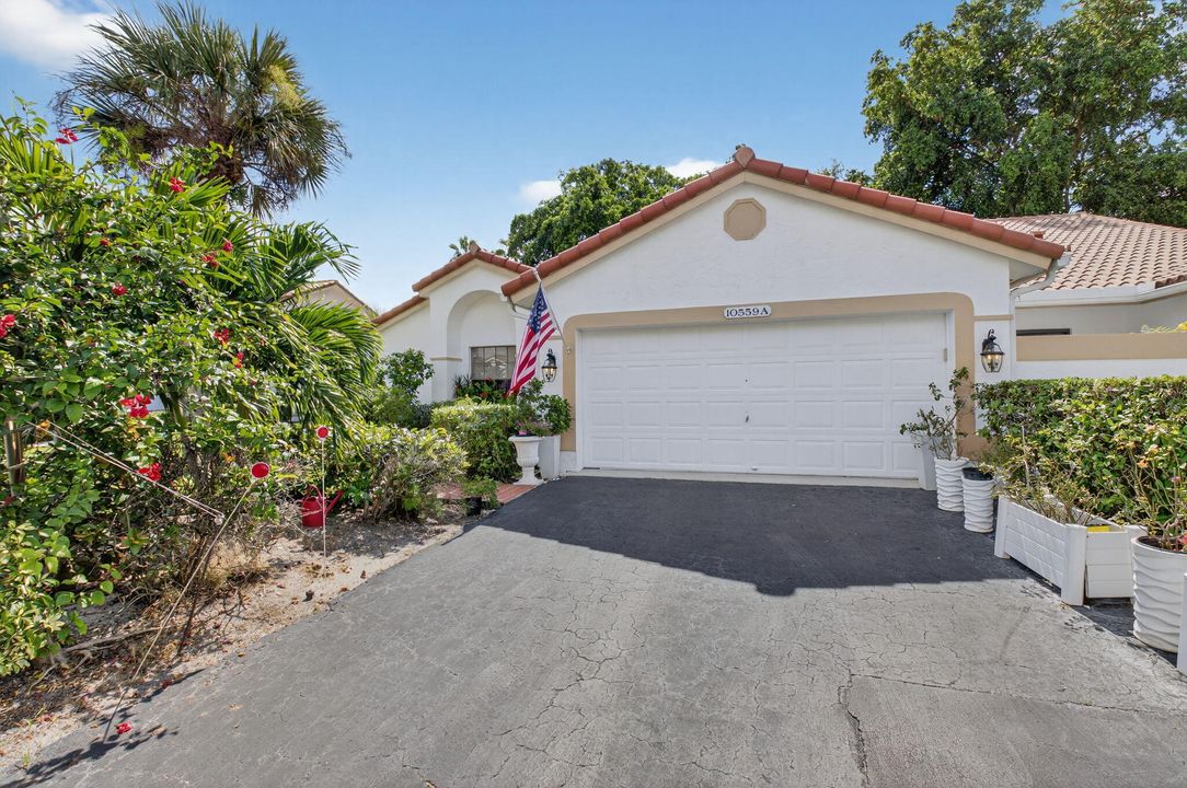 For Sale: $465,000 (2 beds, 2 baths, 1908 Square Feet)