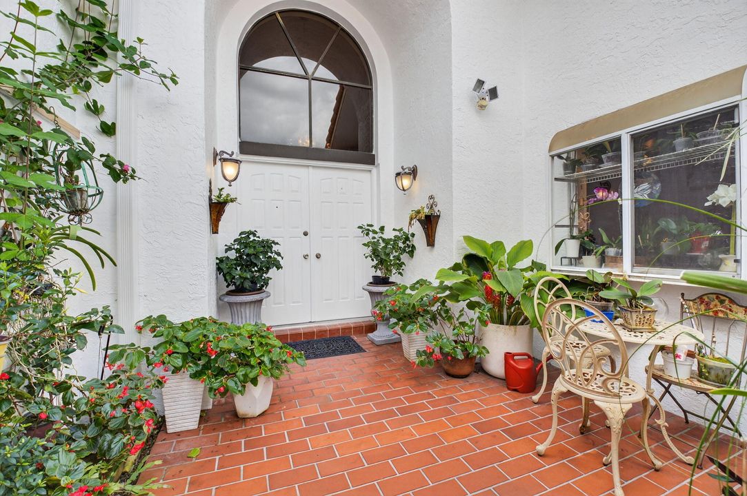 For Sale: $465,000 (2 beds, 2 baths, 1908 Square Feet)