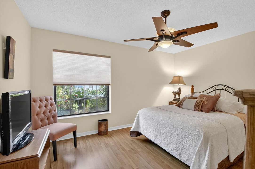 For Sale: $465,000 (2 beds, 2 baths, 1908 Square Feet)