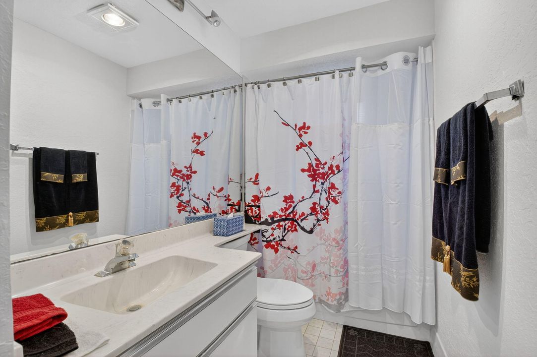 For Sale: $465,000 (2 beds, 2 baths, 1908 Square Feet)