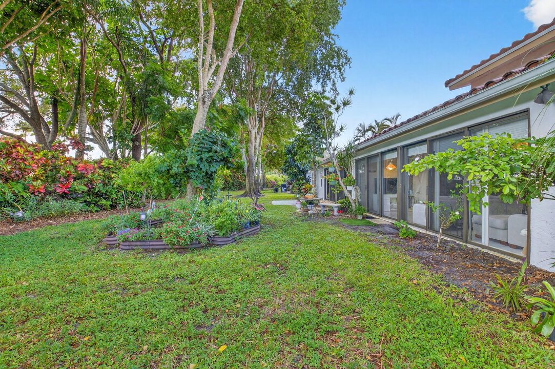 For Sale: $465,000 (2 beds, 2 baths, 1908 Square Feet)